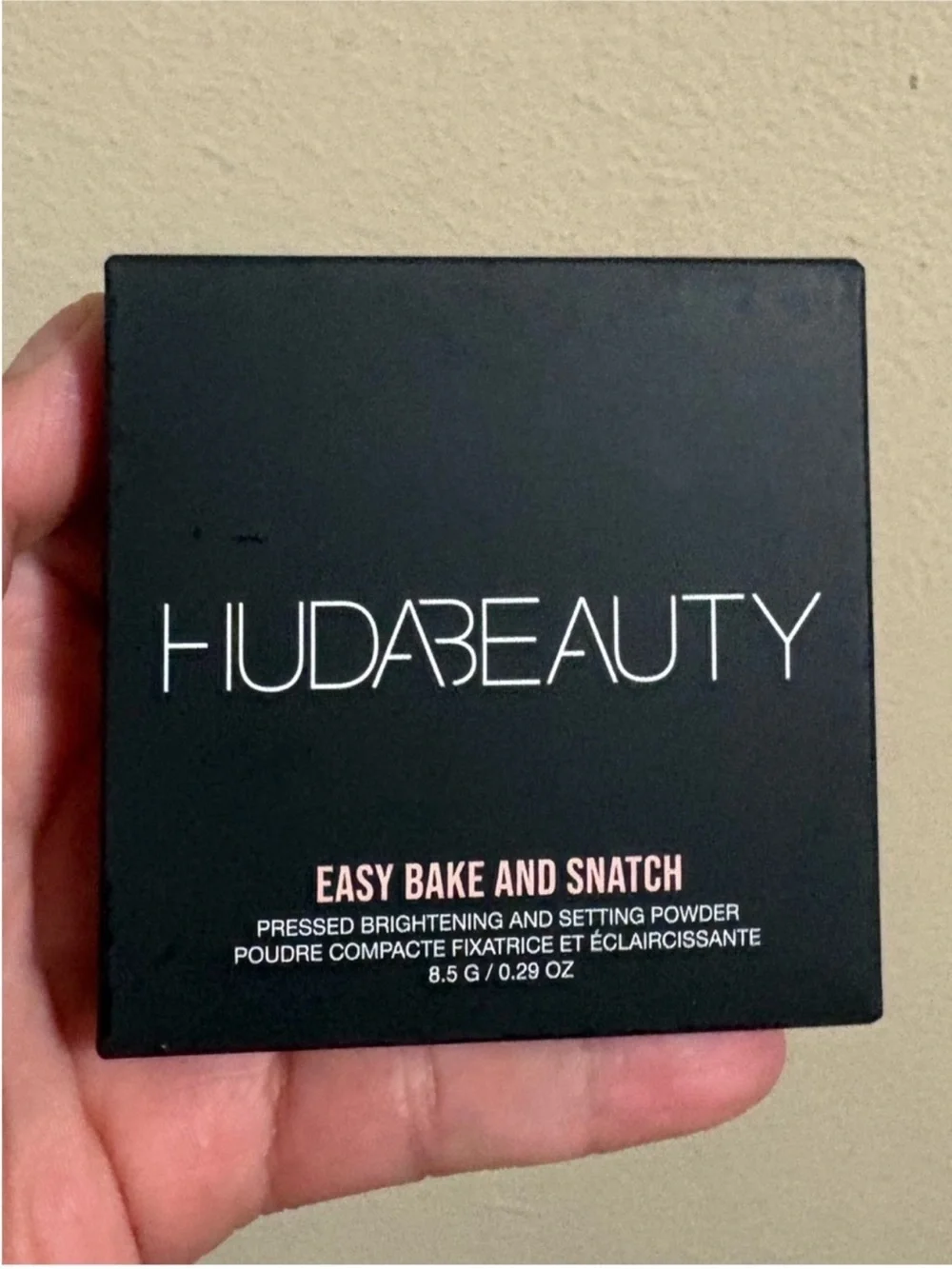 HUDA BEAUTY Easy Bake and Snatch Pressed Brightening & Setting Powder POUND CAKE